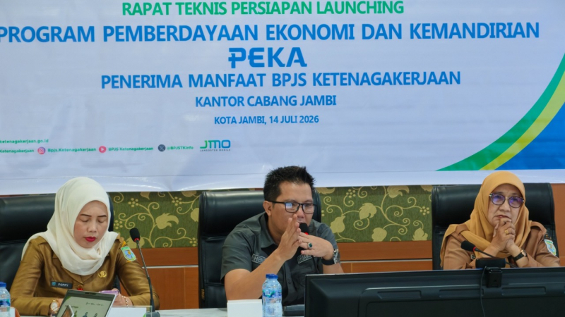 Saat pembukaan kegiatan rapat teknis persiapan launching program PEKA yang berlangsung di Aula BPJS Ketenagakerjaan Cabang Jambi