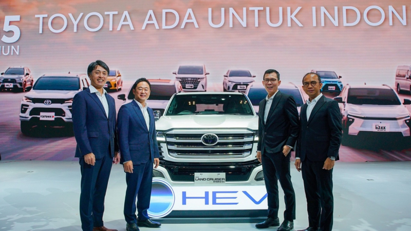Toyota hadirkan model-model terbaru Kendaraan elektrifikasi pada ajang GIIAS 2026
