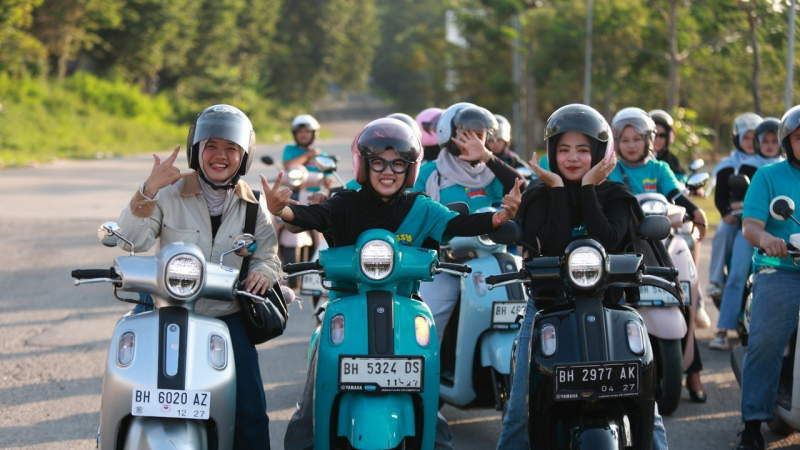 Anak muda jambi menggunakan Yamaha Fazzio Hybrid untuk aktivitas sehari-hari dan touring bersama