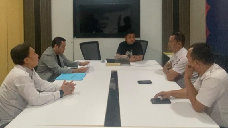 Dinas Kominfo Tanjabtim ketika menyambangi kantor Telkomsel di Kota Jamb